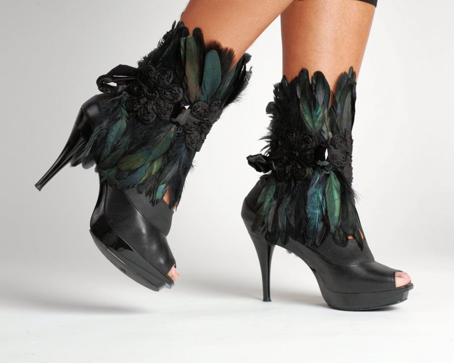 THE JACQUE - Iridescent Moss Feather/Black Crystals